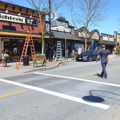 24865033_web1_210414-LAT-RainbowCrosswalk